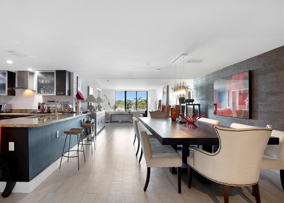 Foto principal - 9400 W Bay Harbor Dr