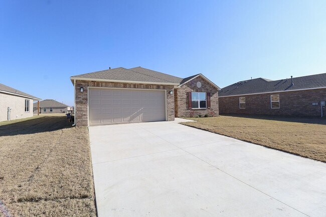 Building Photo - New Build 3 Bedroom Home Available For Immediate Move In!! Robninson Ranch