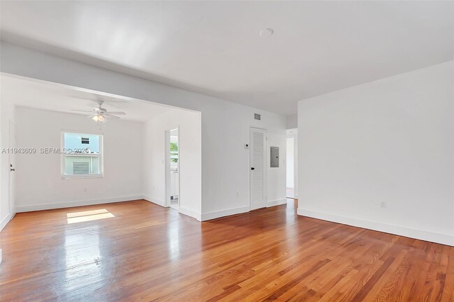 Foto del edificio - 7701 SW 55th Ave