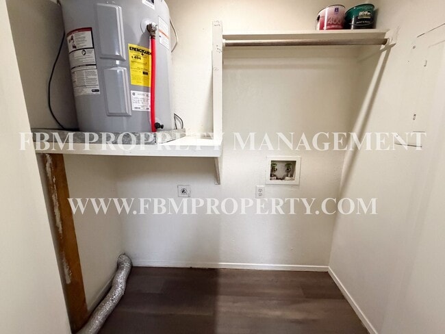 Building Photo - 804 Biloxi Dr