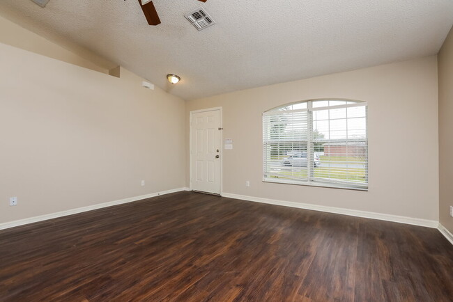 Building Photo - 2290 Barn Wood court