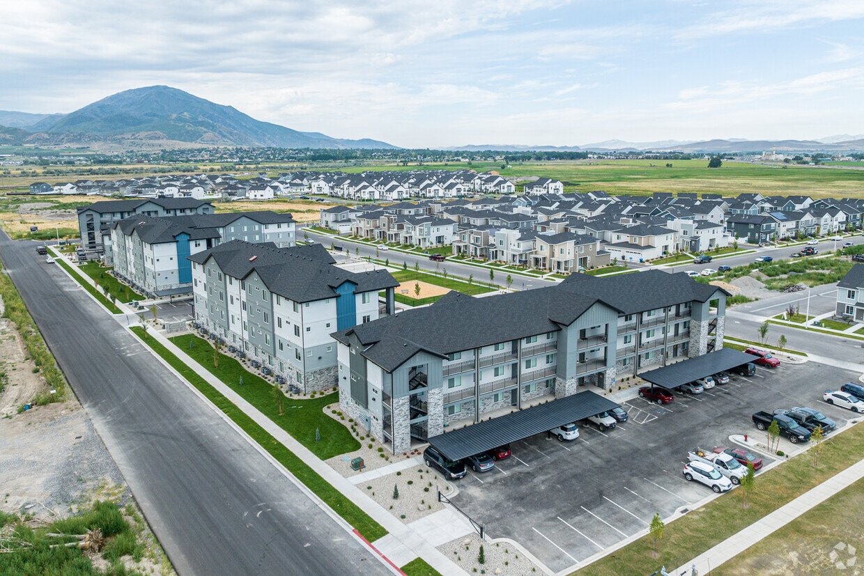 Arial View - Arrowhead Place Luxury Apartment Homes