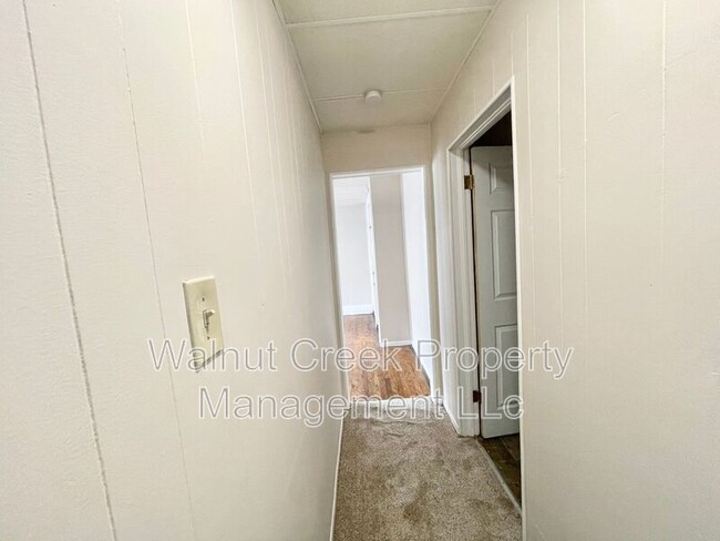 Building Photo - 810 E Erie Ave
