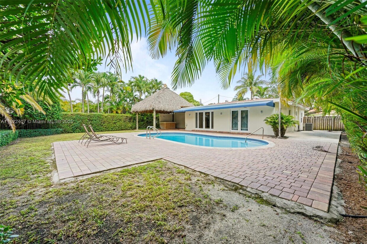 Foto principal - 12730 Ixora Rd