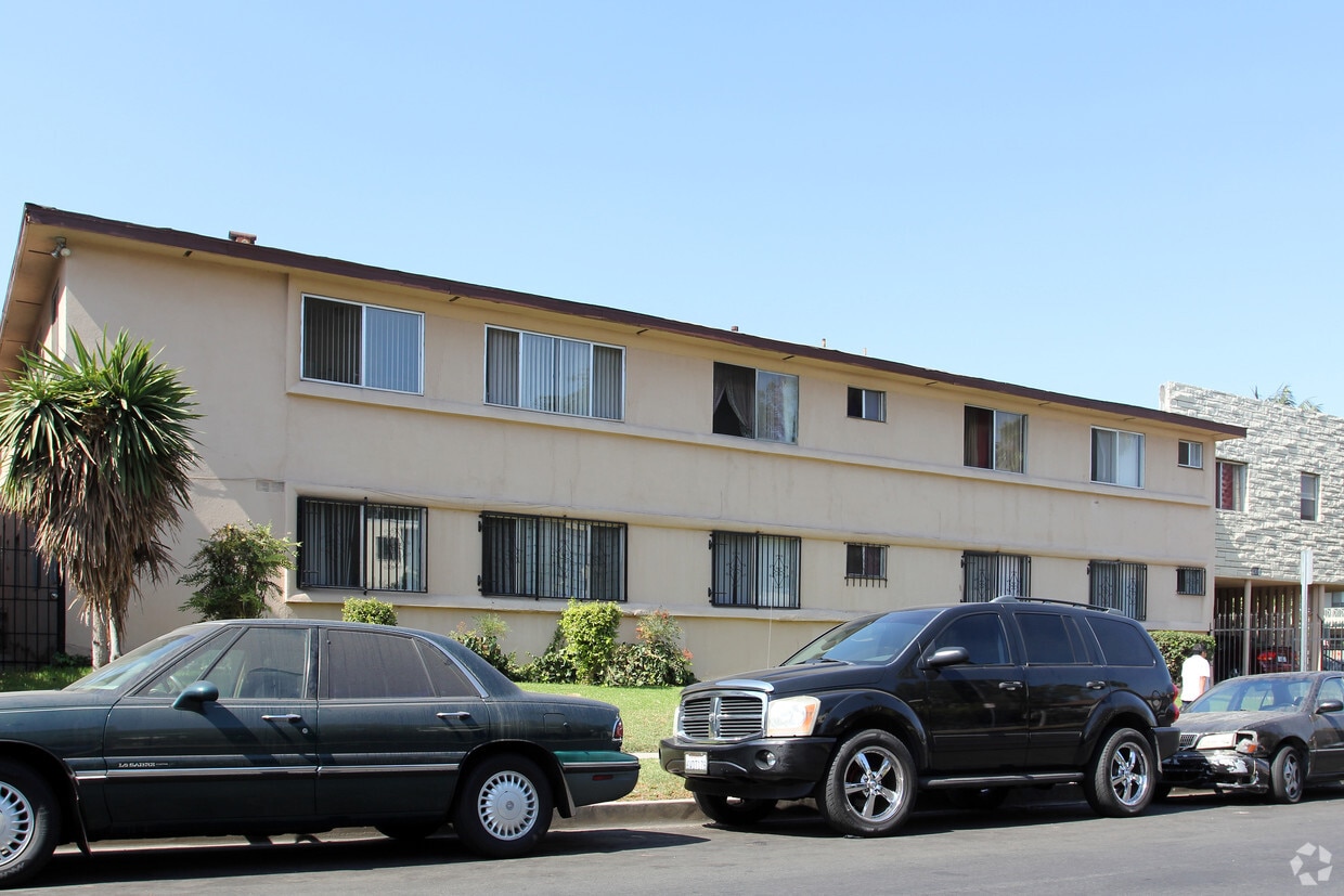 Building Photo - 4001 Nicolet Ave