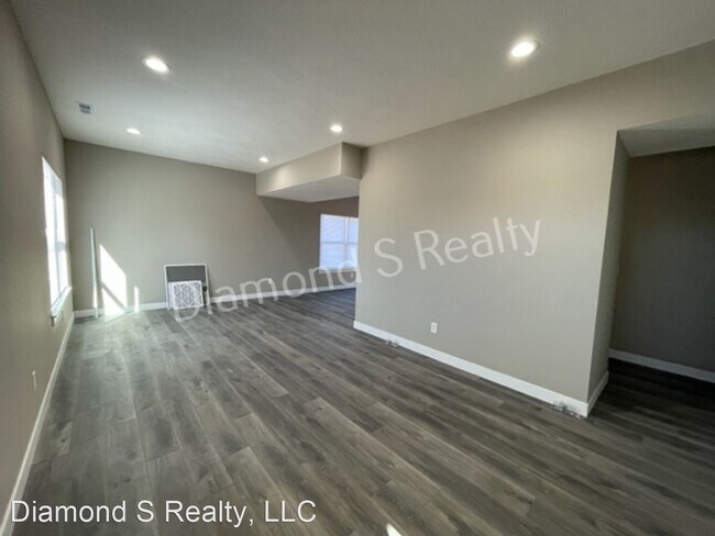 Building Photo - 4 br, 2.5 bath House - 2100 North 26th Street