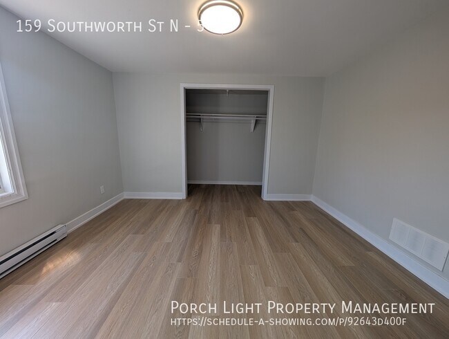 Photo du bâtiment - Bright and Fully Remodeled 2 Bedroom