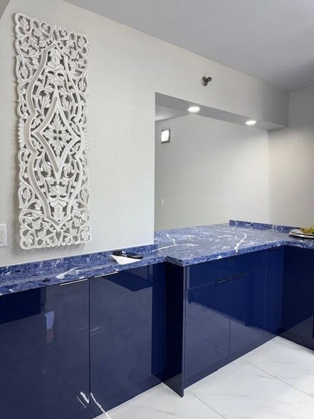 Building Photo - 7770 Tahiti Ln