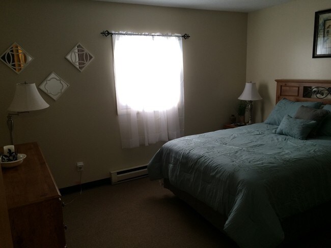 Building Photo - Ontario Village Apartments - 415-8