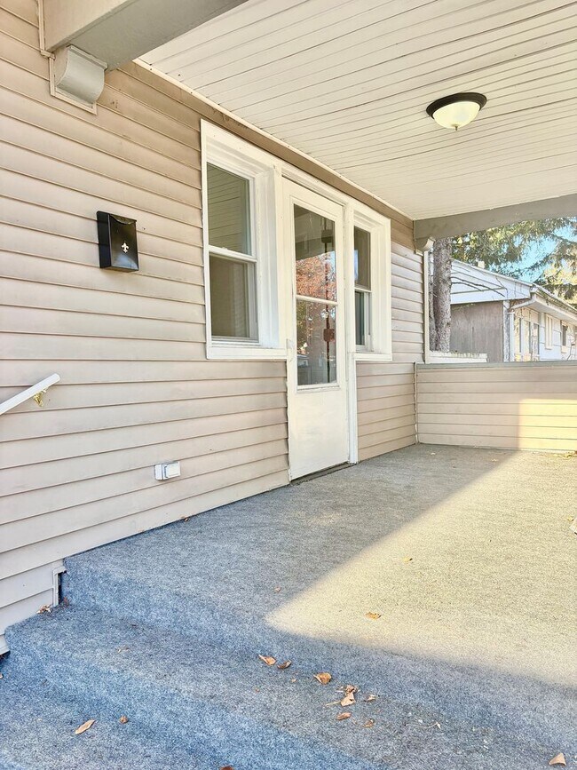 Foto del edificio - 1243 Portage Ave