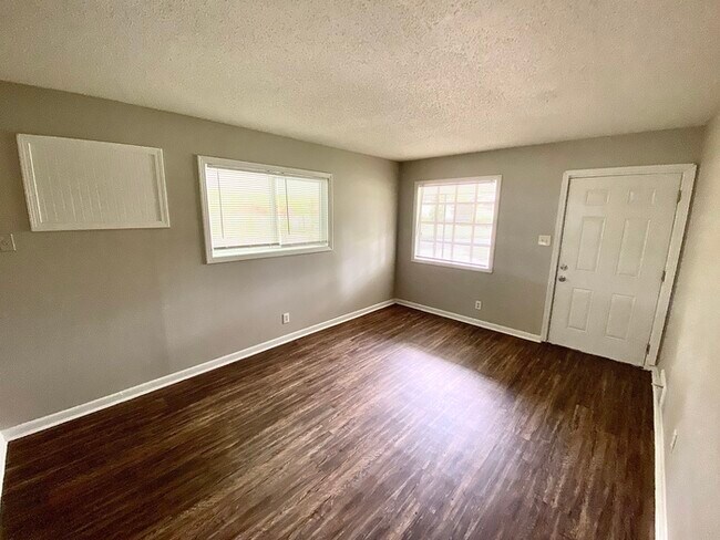 Foto del edificio - 538 Mohawk Ave