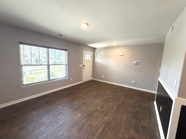 Foto del edificio - Candler - Three Bedroom Modern Home