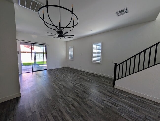 Building Photo - Artisan Duette 4br w/pool, garage and spor...