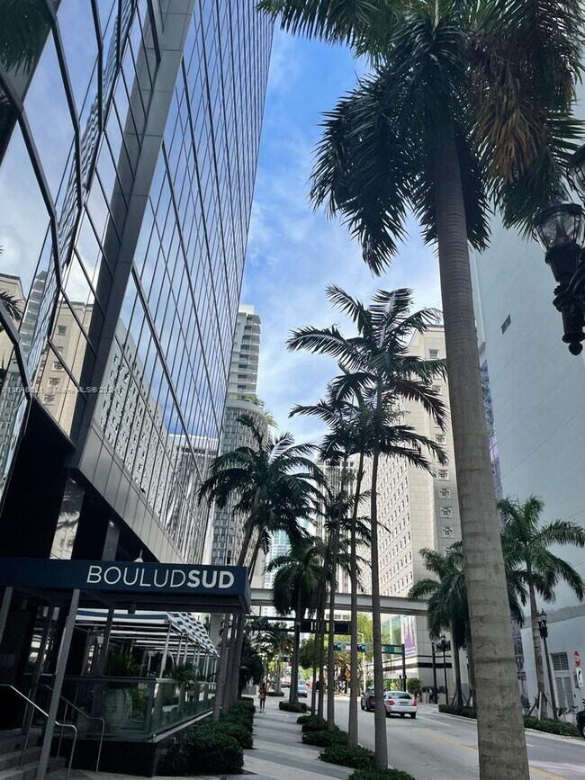 Building Photo - 200 Biscayne Blvd Way