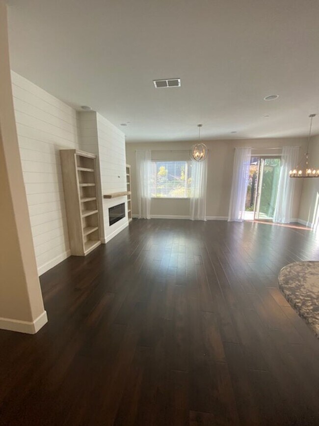 Building Photo - 2256 Ranch View Dr