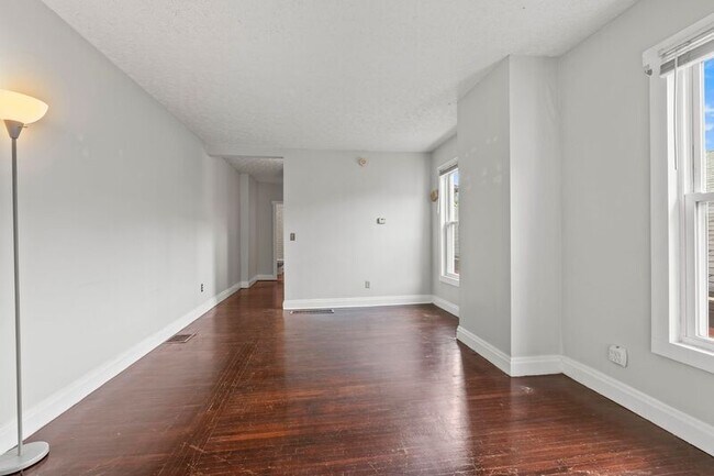 Foto del edificio - 285-287-287 E Whittier St