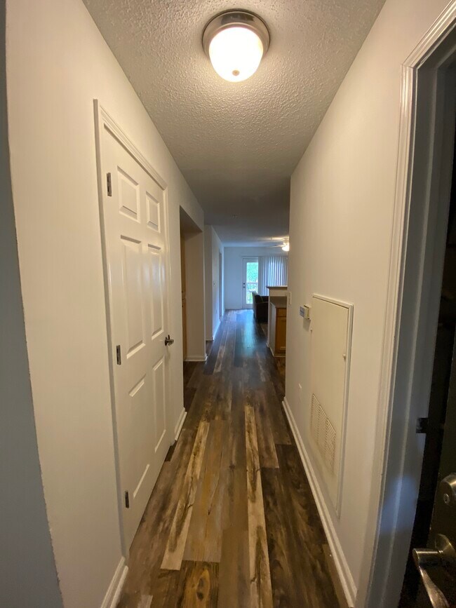 Entrada - 1311 Harts Ridge Dr