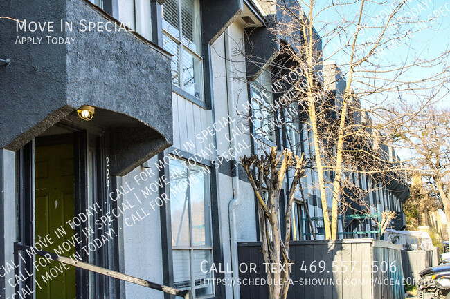 Foto del edificio - Residences At White Rock Lake Apartments -...