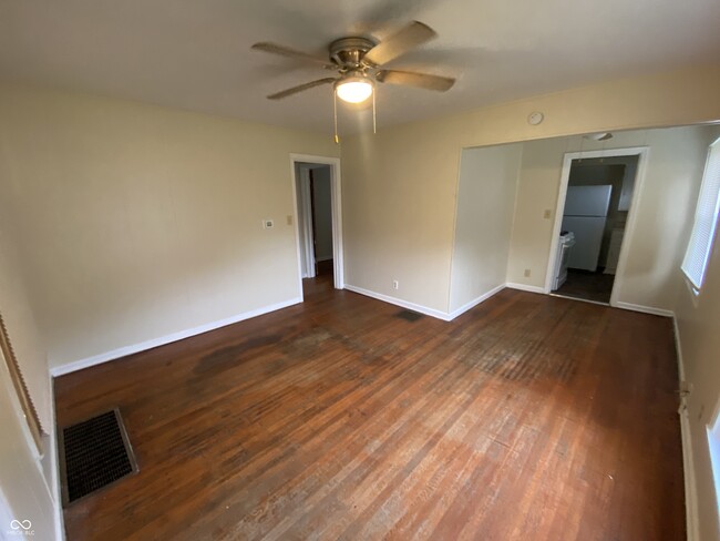 Foto del edificio - 3785 Caroline Ave