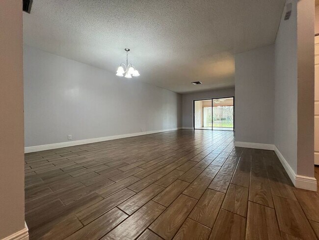 Building Photo - 1074 Medinah Way