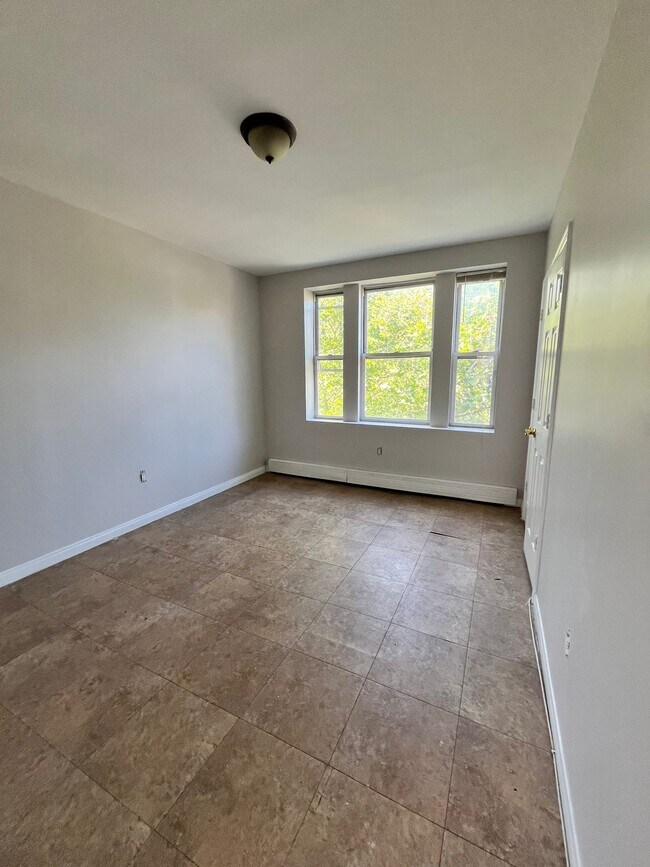 20-22 Emory St 403 - 18 Emory St