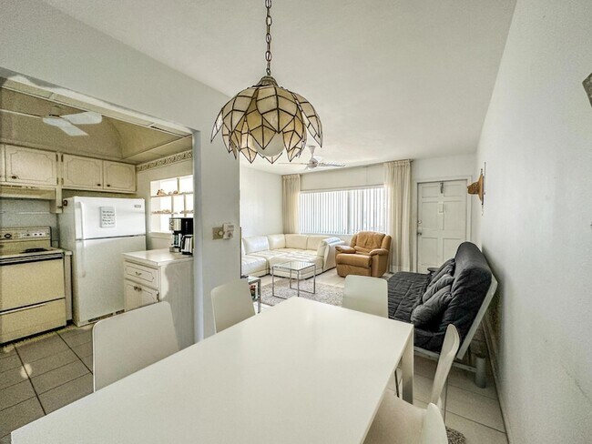 Foto del edificio - 3280 Lake Osborne Dr