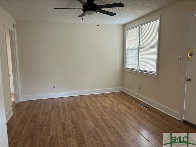 Building Photo - 2114 Sunset Blvd