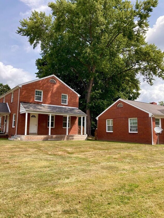 Primary Photo - 2 BEDROOM -HUBBARD OHIO