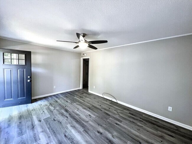 Foto del edificio - 5935 Shane Cir