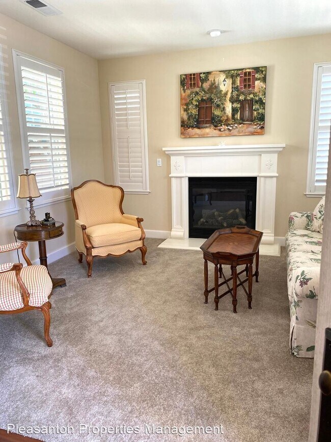 Building Photo - 4 br, 4 bath House - 1019 Deer Creek Ct.