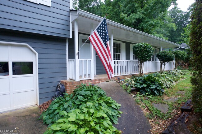 Foto del edificio - 3328 Mountain Hollow Dr