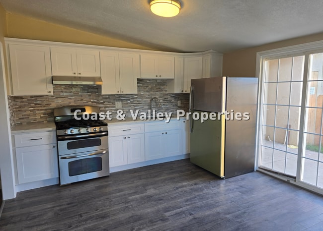 Building Photo - 319 Maple Ave