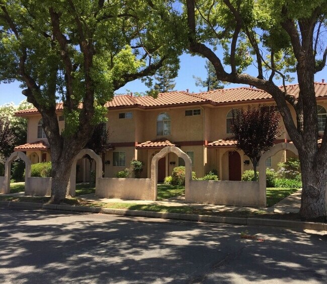 Exterior - 525 Cooper Ave
