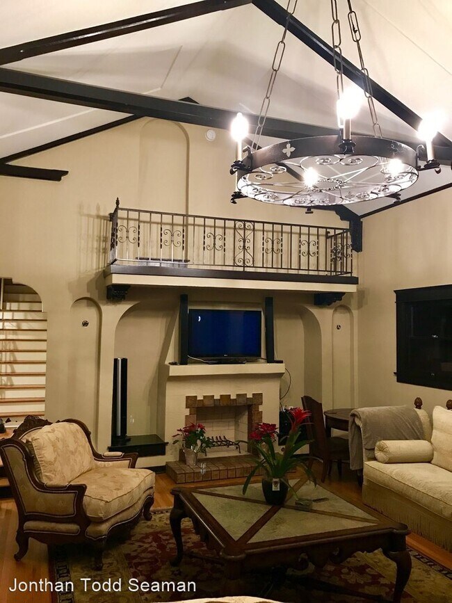 Foto del edificio - 2 br, 1 bath Apartment - 2825 33rd Street
