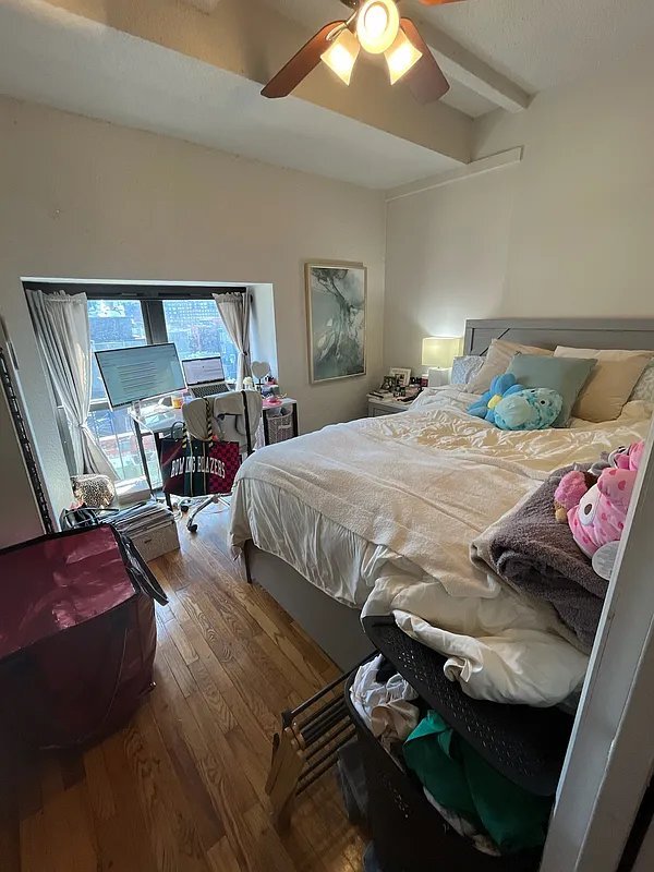 Building Photo - 160 Bleecker St