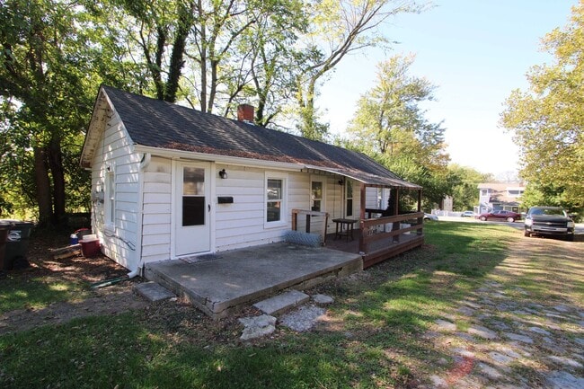 Building Photo - Charming 1 Bed 1 Bath Home