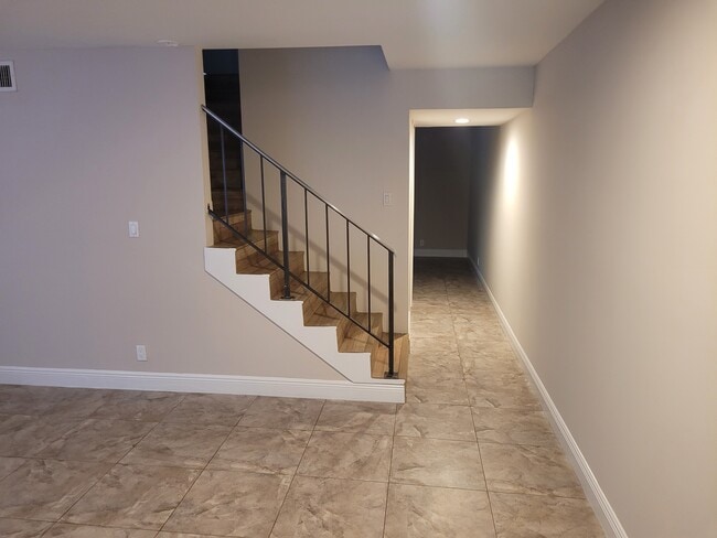 Building Photo - 32 Laredo Pl