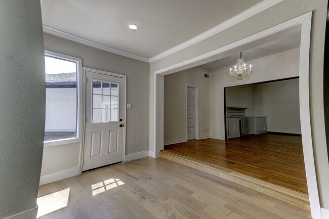 Building Photo - 6749 Fortune Rd