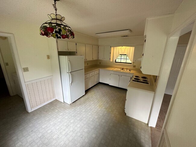 Foto del edificio - Come take a look at this 2-bedroom 2-bathroom home.