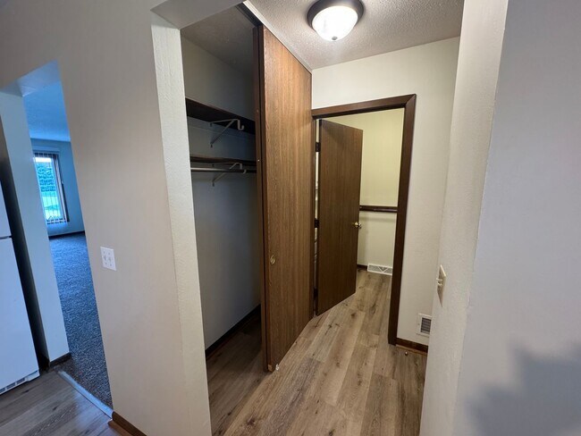 Foto del edificio - 3 bedroom Perrysburg townhouse in Rossford...