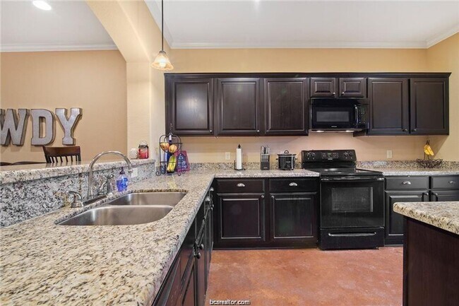 Kitchen - 2918 Old Ironsides Dr