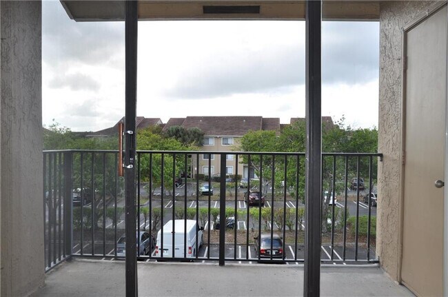 Foto del edificio - 9288 W Atlantic Blvd