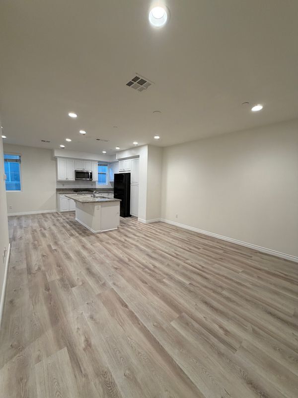 Foto del edificio - 7366 Solstice Pl