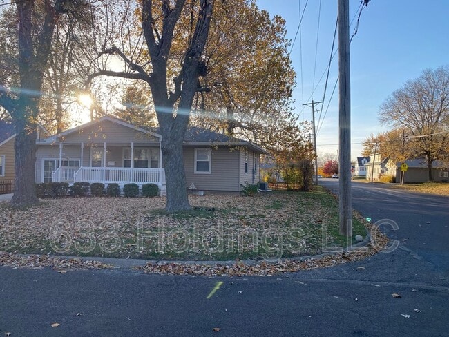 Building Photo - 3807 N Faber Ave