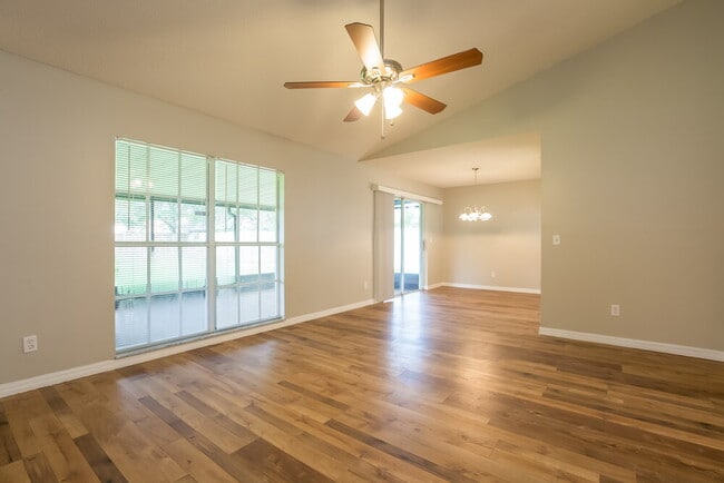 Building Photo - 1687 Palm Leaf Dr