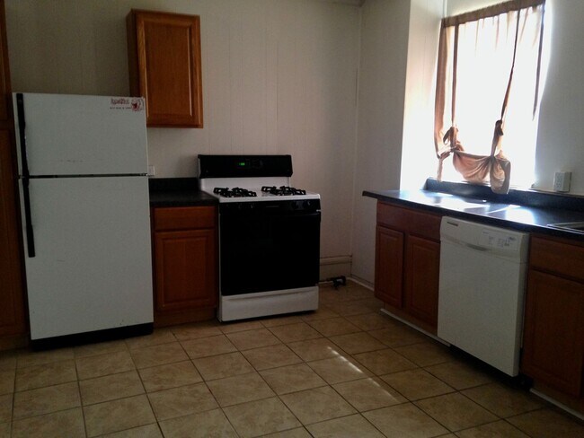 Foto del edificio - *** Apartments in South Oakland * Pet Friendly * Spacious & Renovated * Walk to Pitt * Available ...