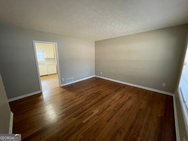 Foto del edificio - 6115 Mincey Rd