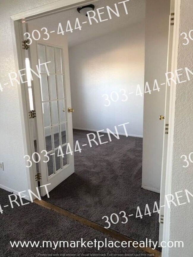 Foto del edificio - 4 Bedroom & 2 Bathroom Home in Federal Hei...