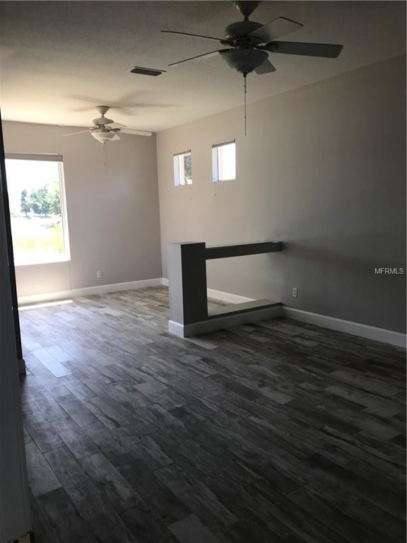 Foto del edificio - 5091 Creekside Trail