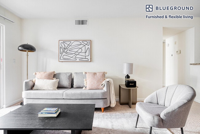 Foto del edificio - 1220 N Fair Oaks Ave